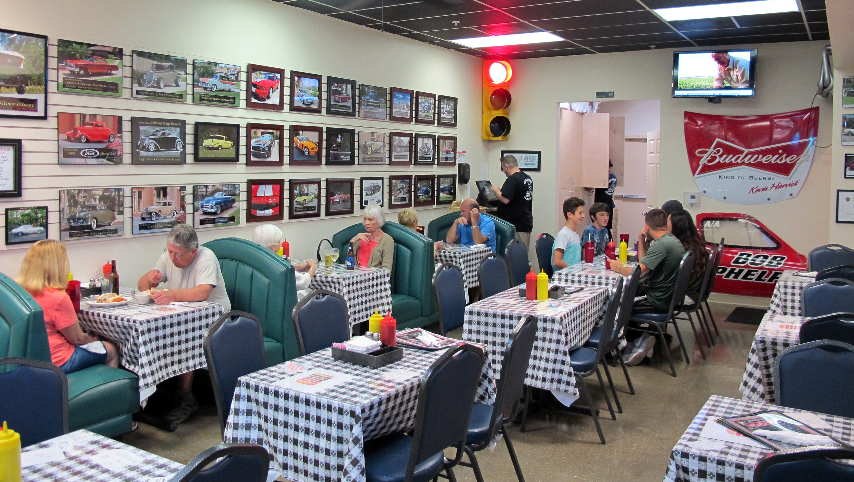 Brooks Burgers serves up bison burgers and more