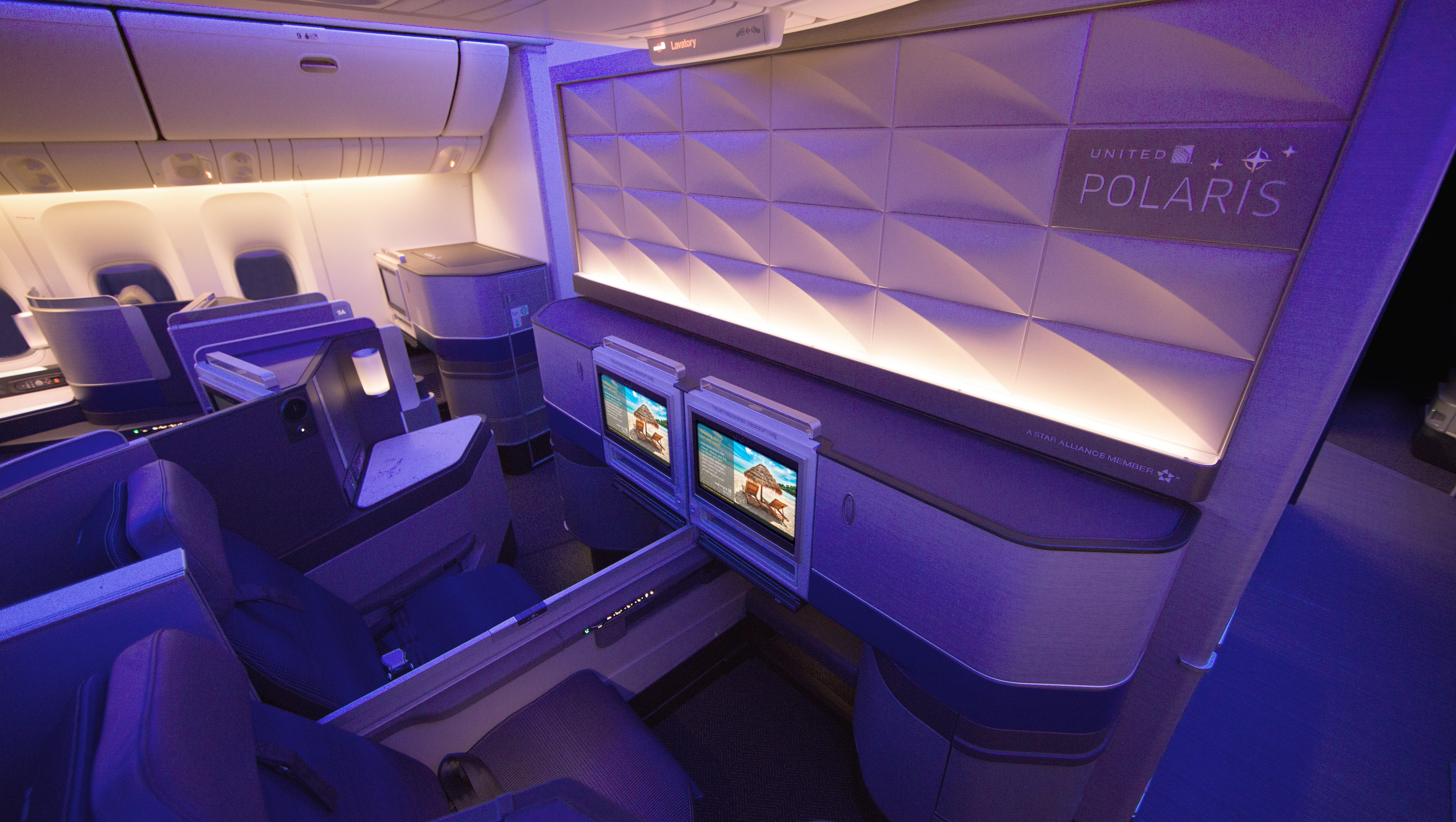 United S New Boeing 777 300er Polaris Cabin Gets Splashy