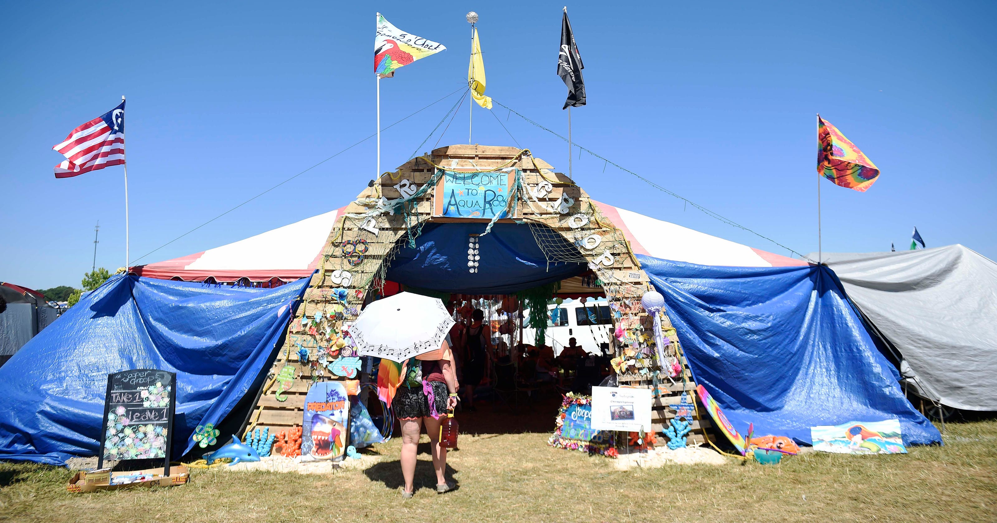 Bonnaroo 2016 Most Outrageous Tent Setups At The Farm Bonnaroo 2016 Most Outrageous Tent Setups At The Farm