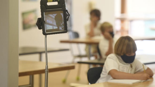 Tech Glitches Snarl 1st Day Of School