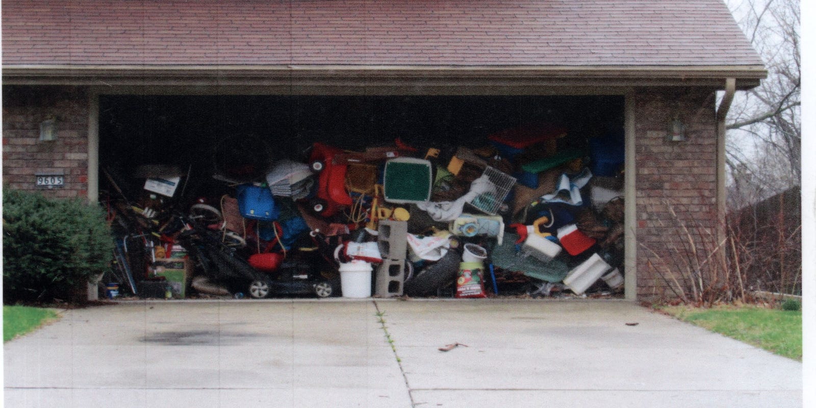 In Urbandale Problems Fester Surrounding A Longtime Hoarder House
