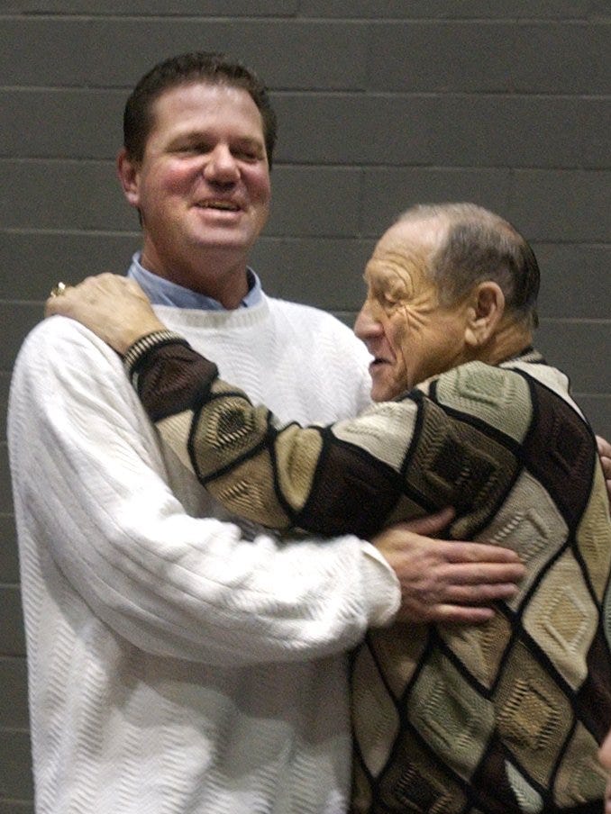 Reds super scout Gene dies at 89