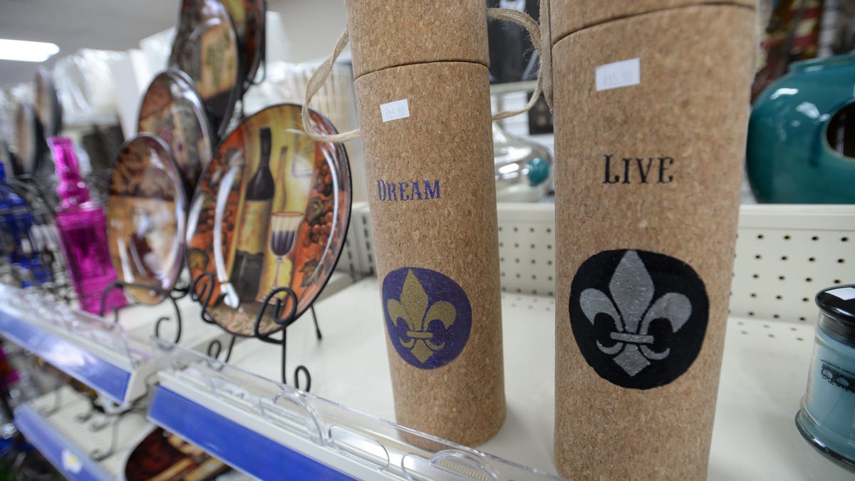 De Lis Decor Draws On Popular Symbol