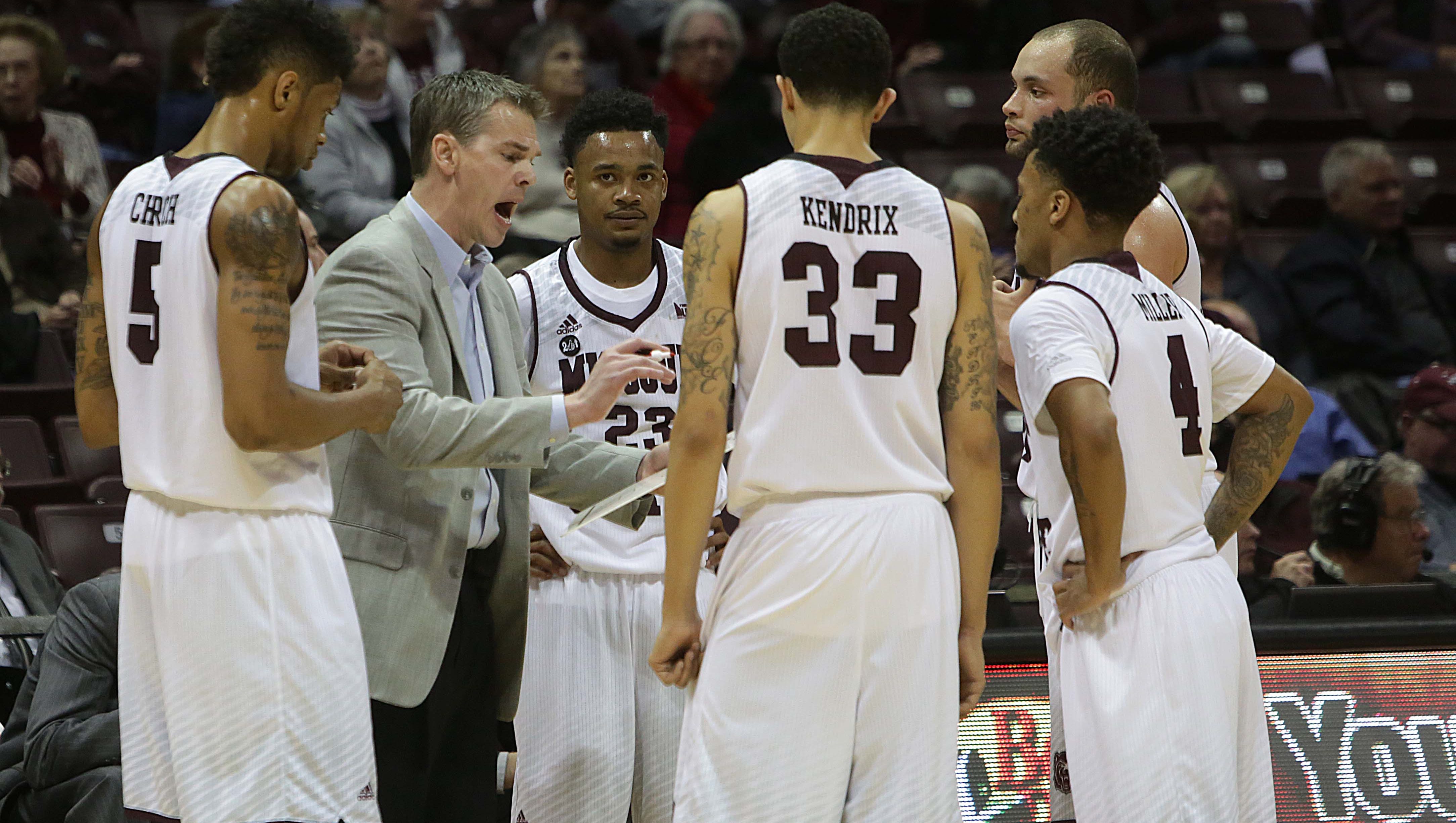 7-footer-announces-transfer-to-missouri-state-basketball-team