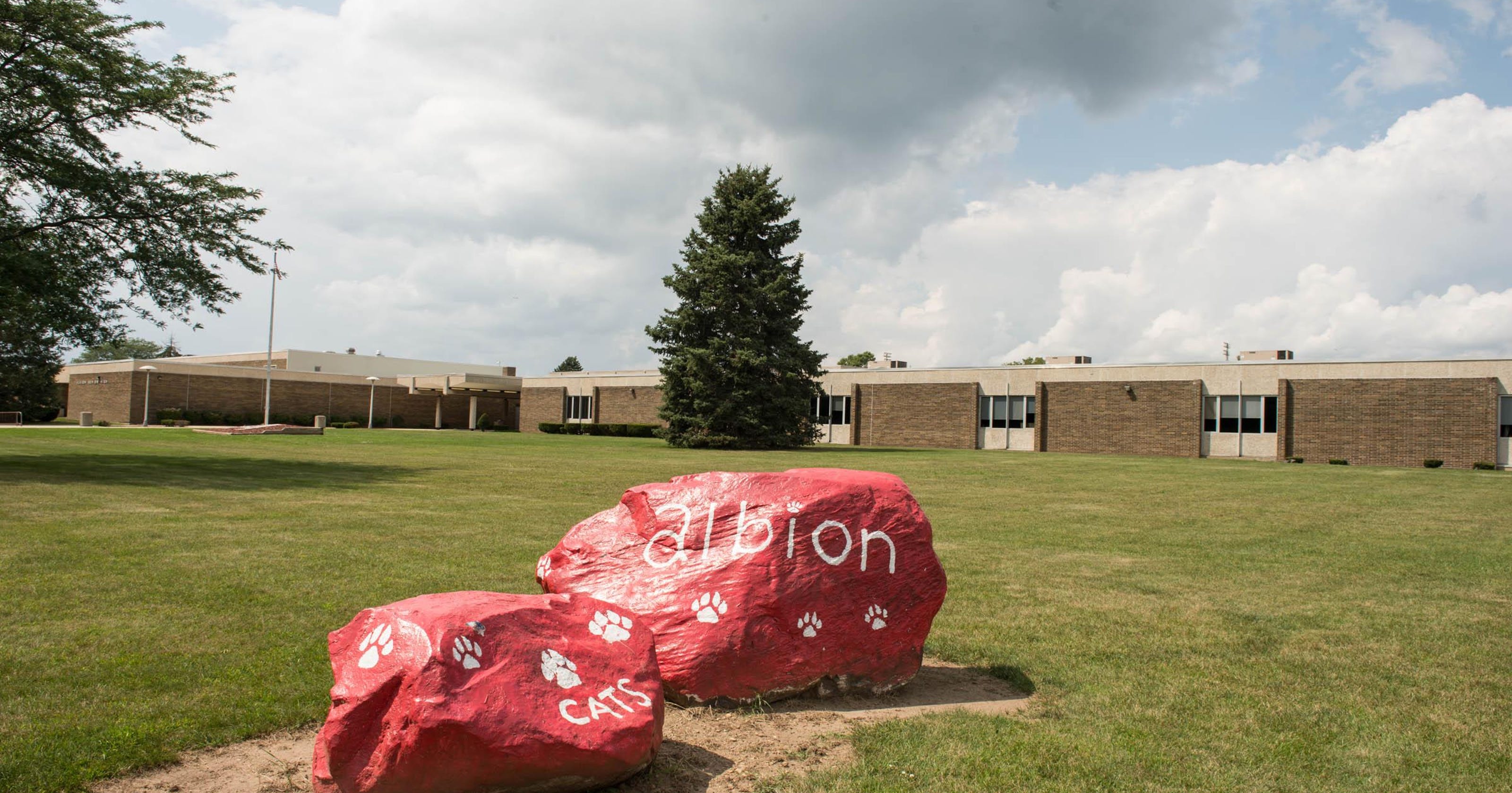 Bleeding enrollment, Albion schools looks over a cliff