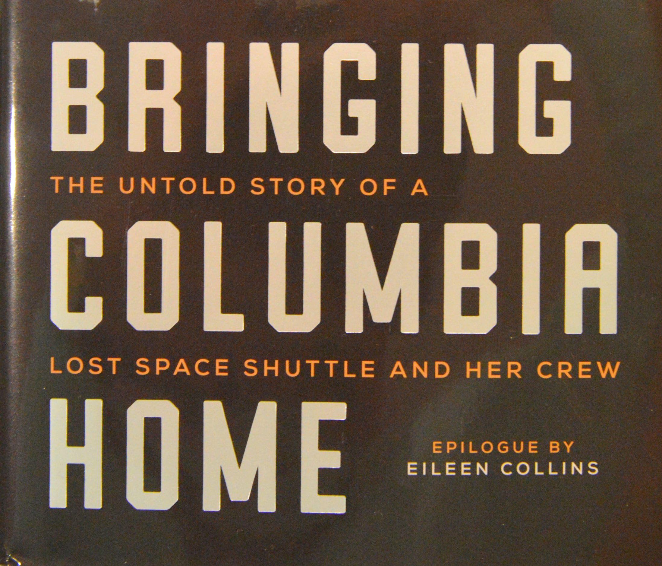 Fifteen years after the space shuttle Columbia broke apart during its return from space, former NASA Launch Director Mike Leinbach and Jonathan Ward have published 