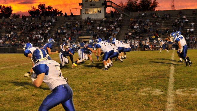 The sunset provides a perfect backdrop as Reading plays host to Madeira.