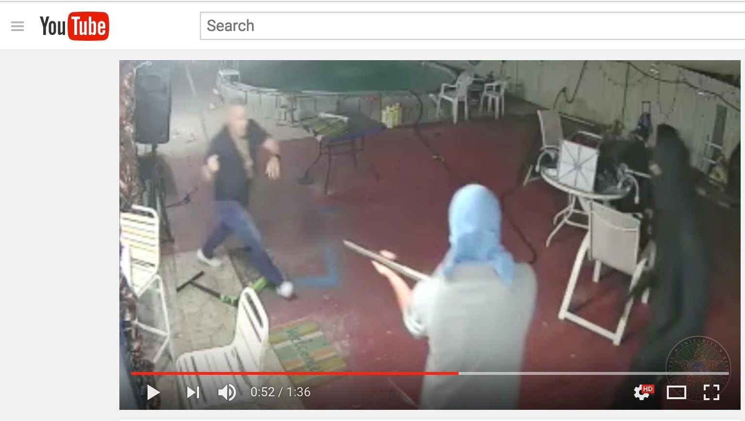 Video: Florida man fights off armed intruders with machete, board