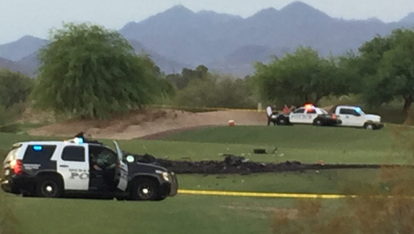 2 killed in plane crash at golf course near Mesa Falcon Field Airport