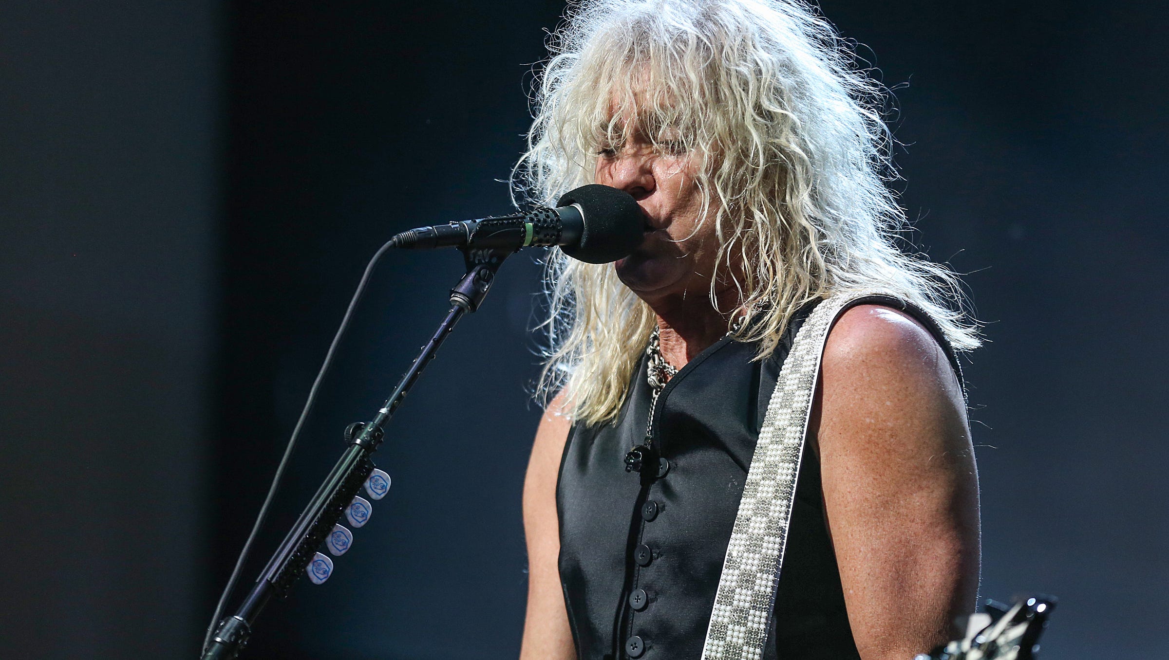 Def Leppard Poison Keep The 80s Rolling At Klipsch