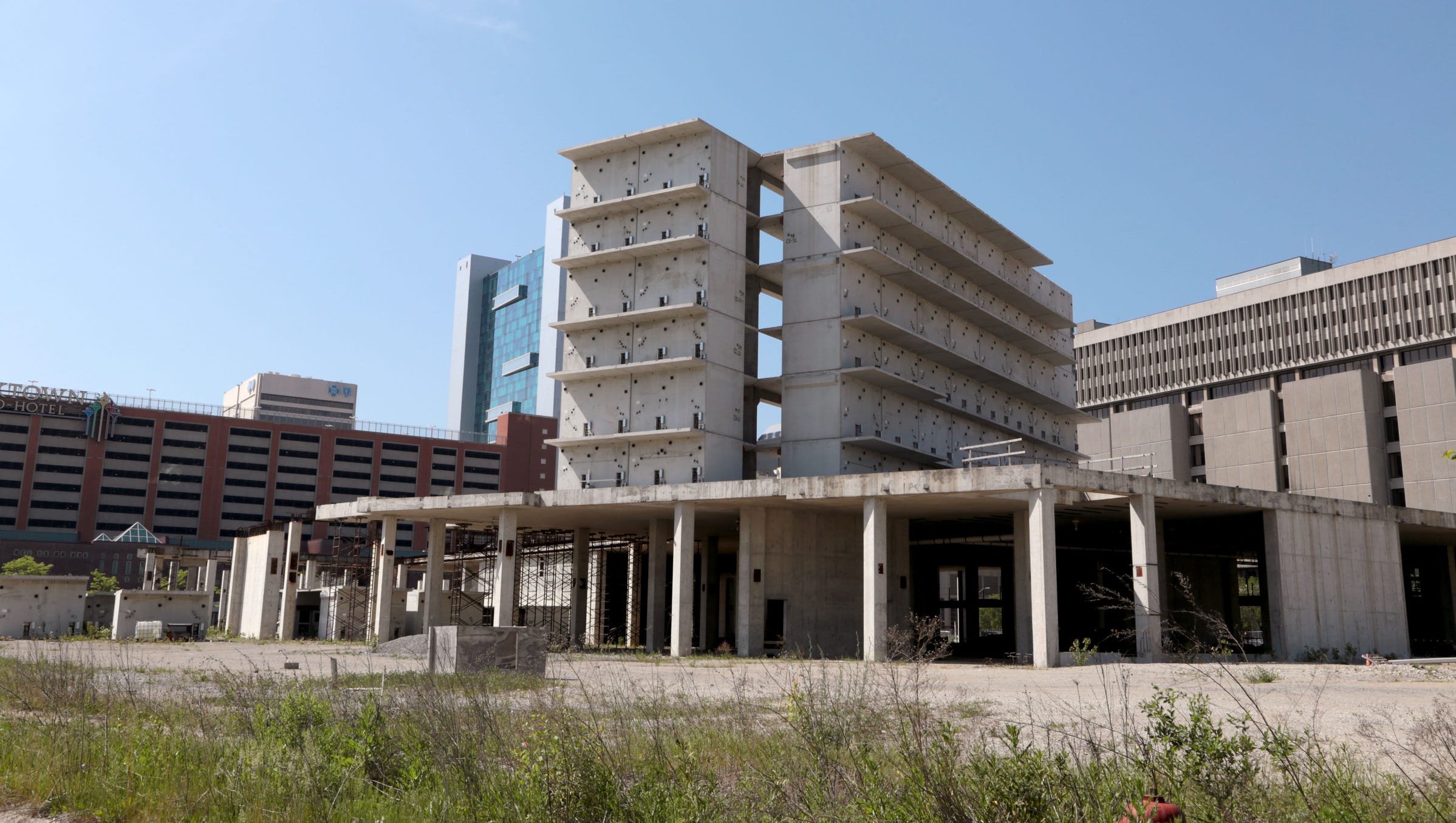 Dan Gilbert's Wayne County jail offer includes mystery cost