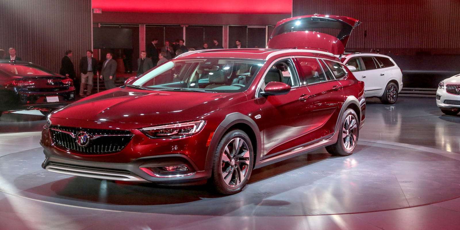 2018 Buick Regal Tourx Delivers Room Style
