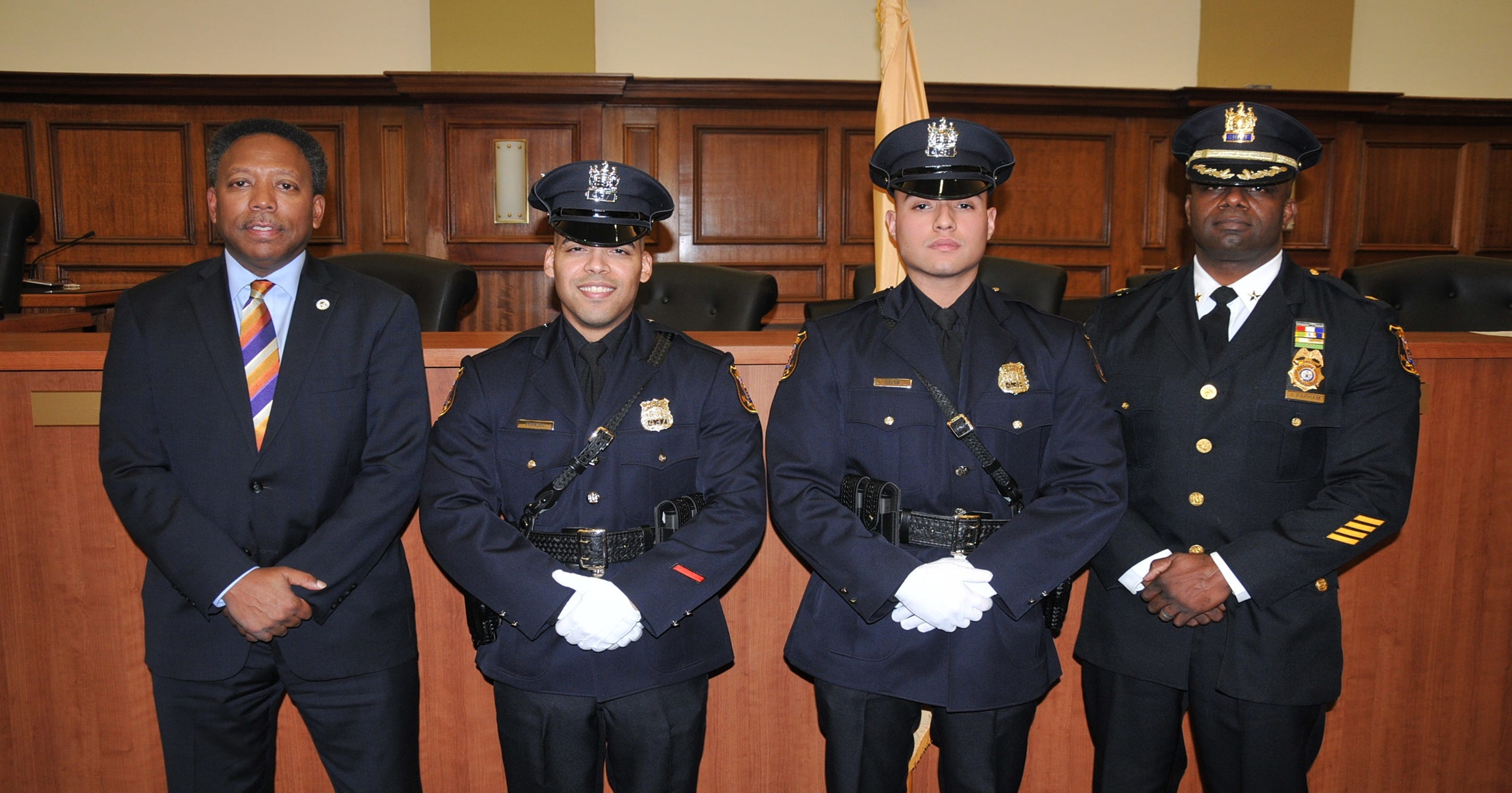 Linden swears in 2 new officers
