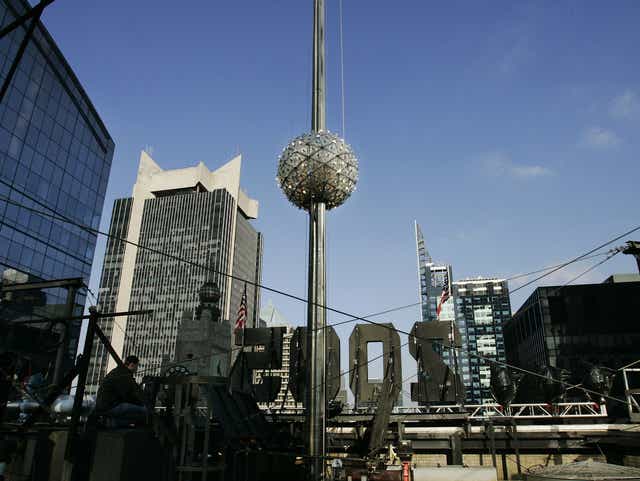Times Square Alliance Ball Drop New Year S Eve Traditions Times Square Ball Drop
