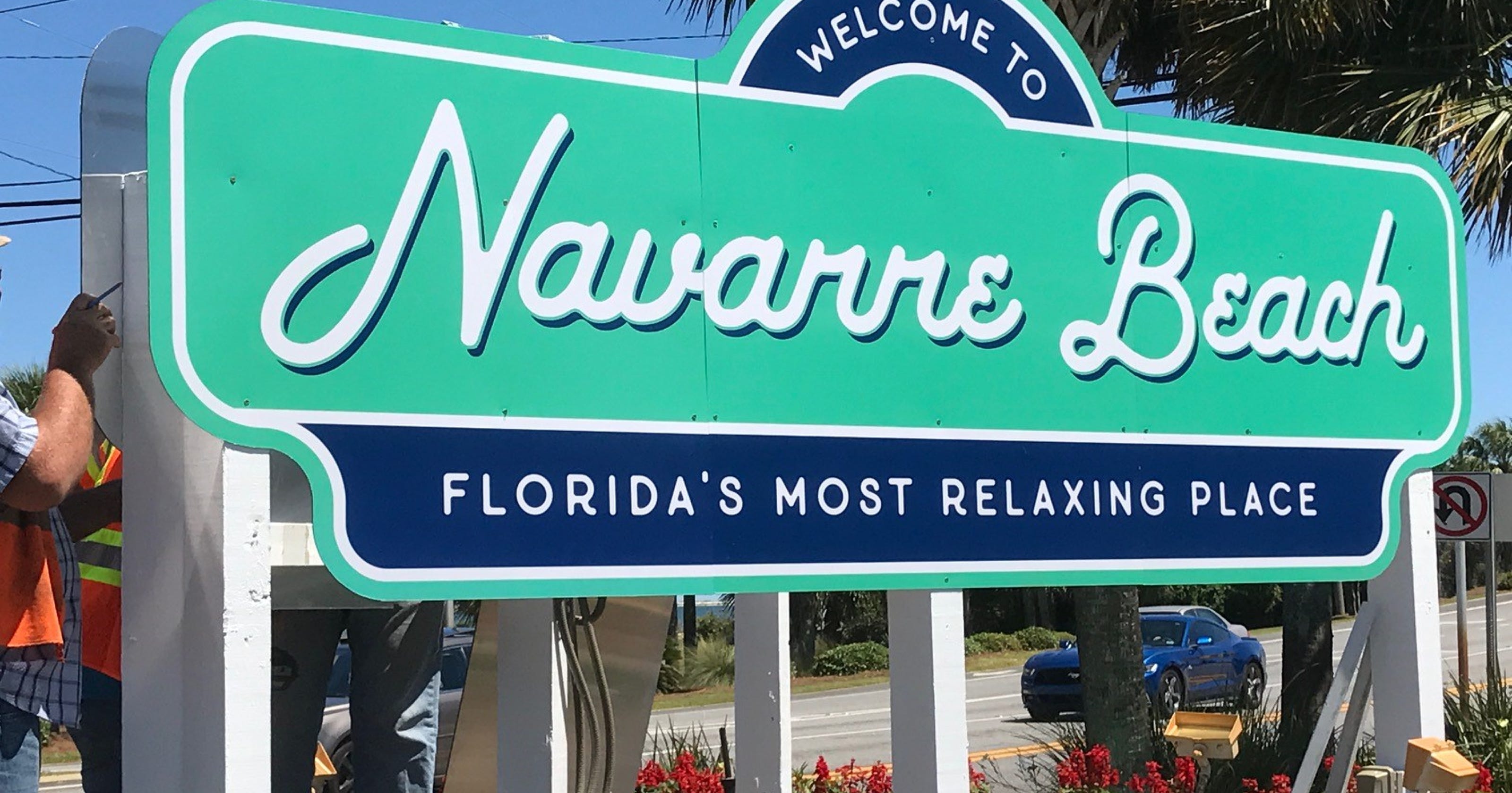 New 'Welcome to Navarre Beach' signs will go up at causeway