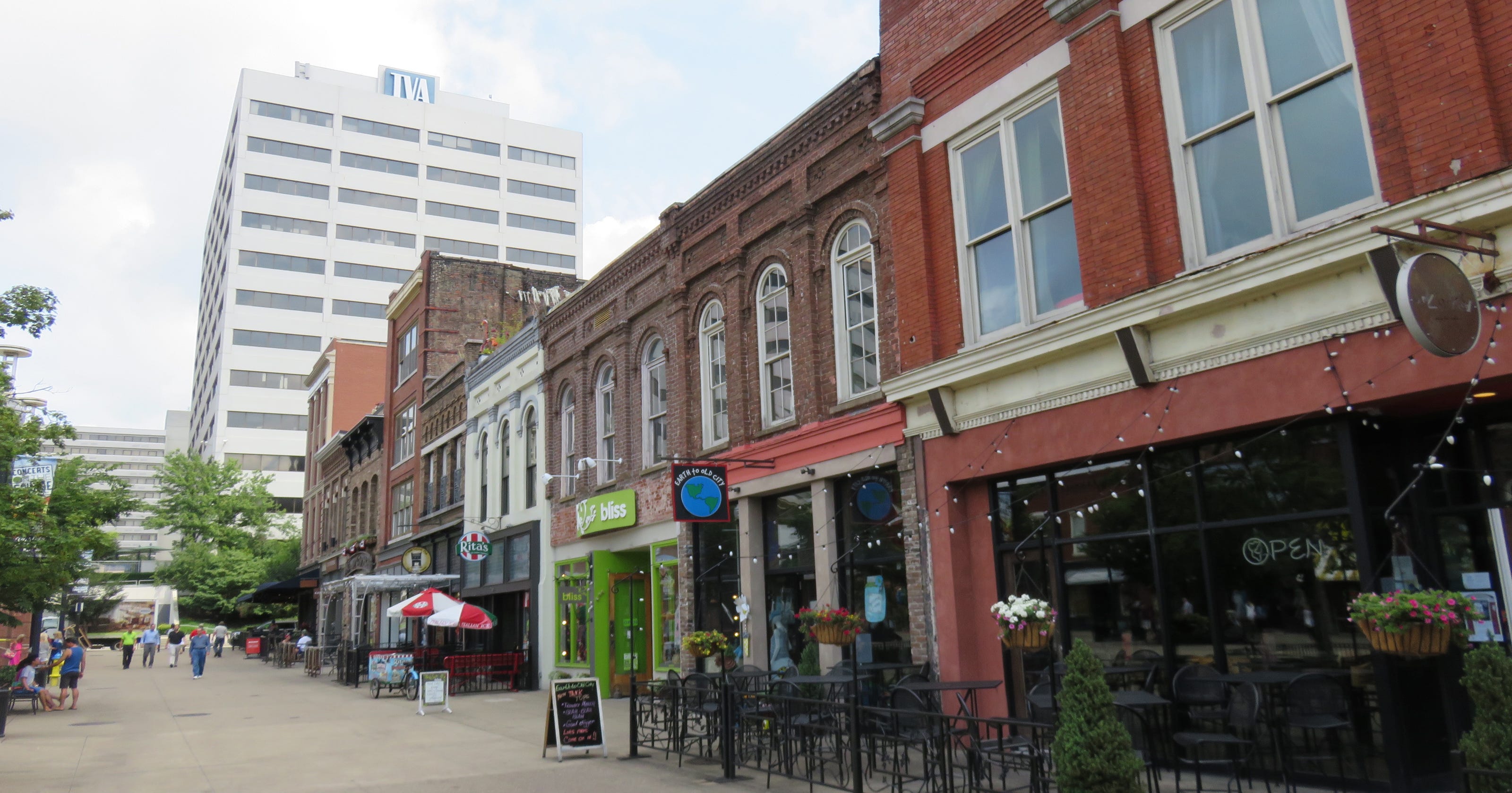 Knoxville's Market Square offers history, heart and soul