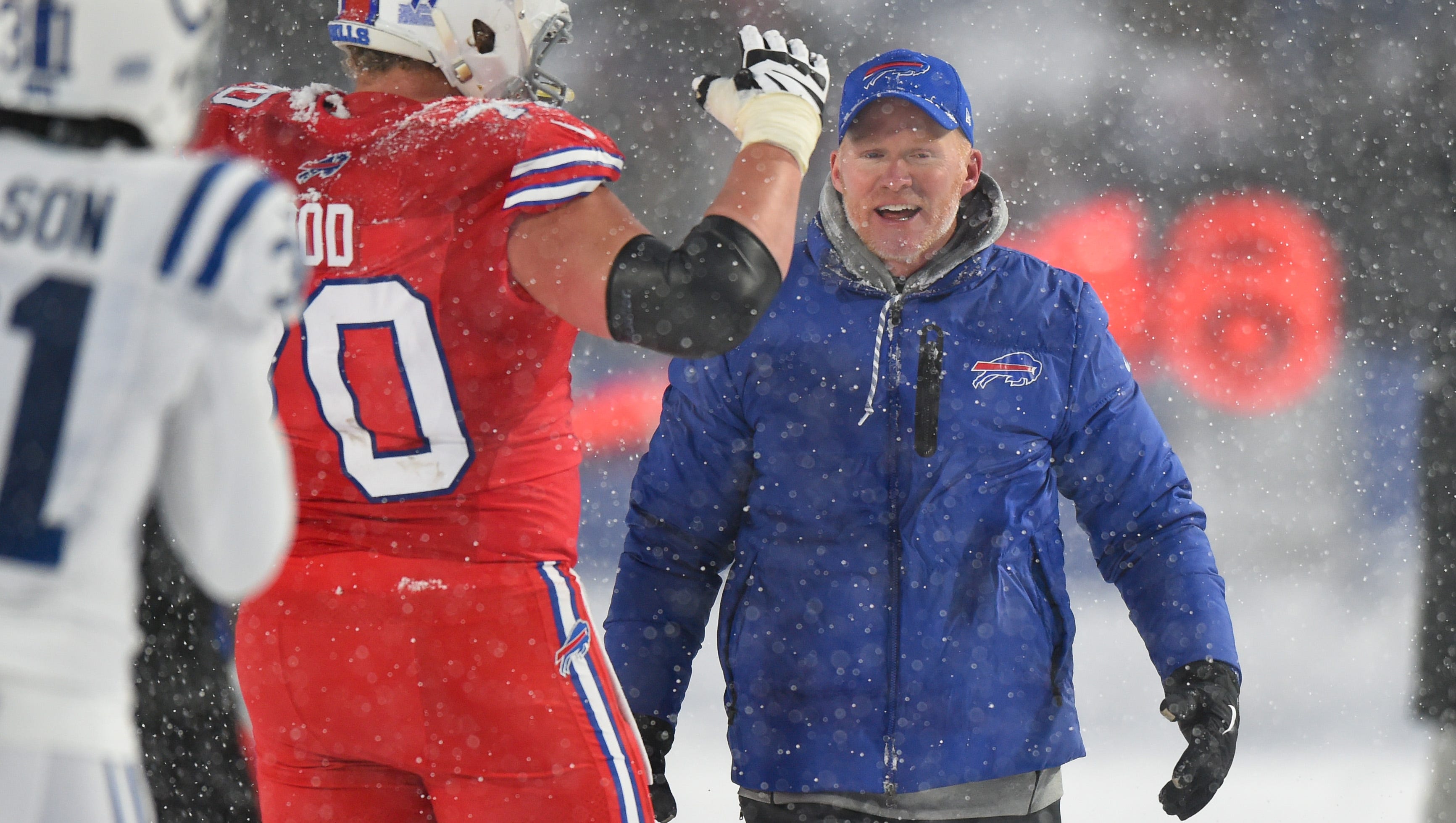 Eric Wood Buffalo Bills Teammates Free Drivers From Snow