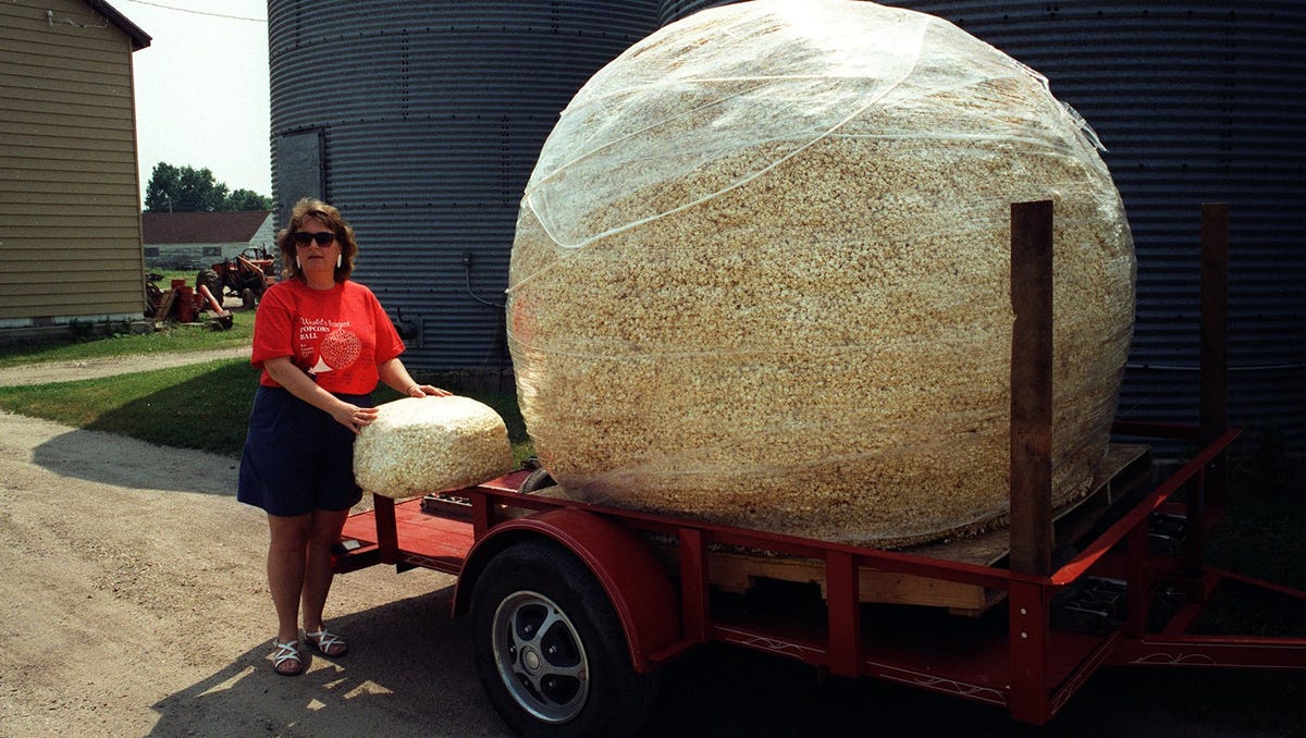 World's largest popcorn balls