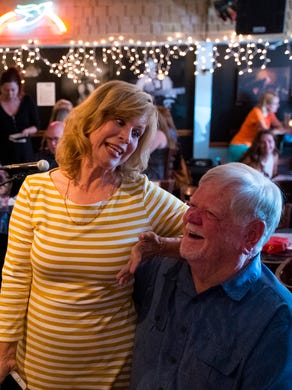 Bluebird Cafe Tickets Menu And More In Nashville S Famed Venue