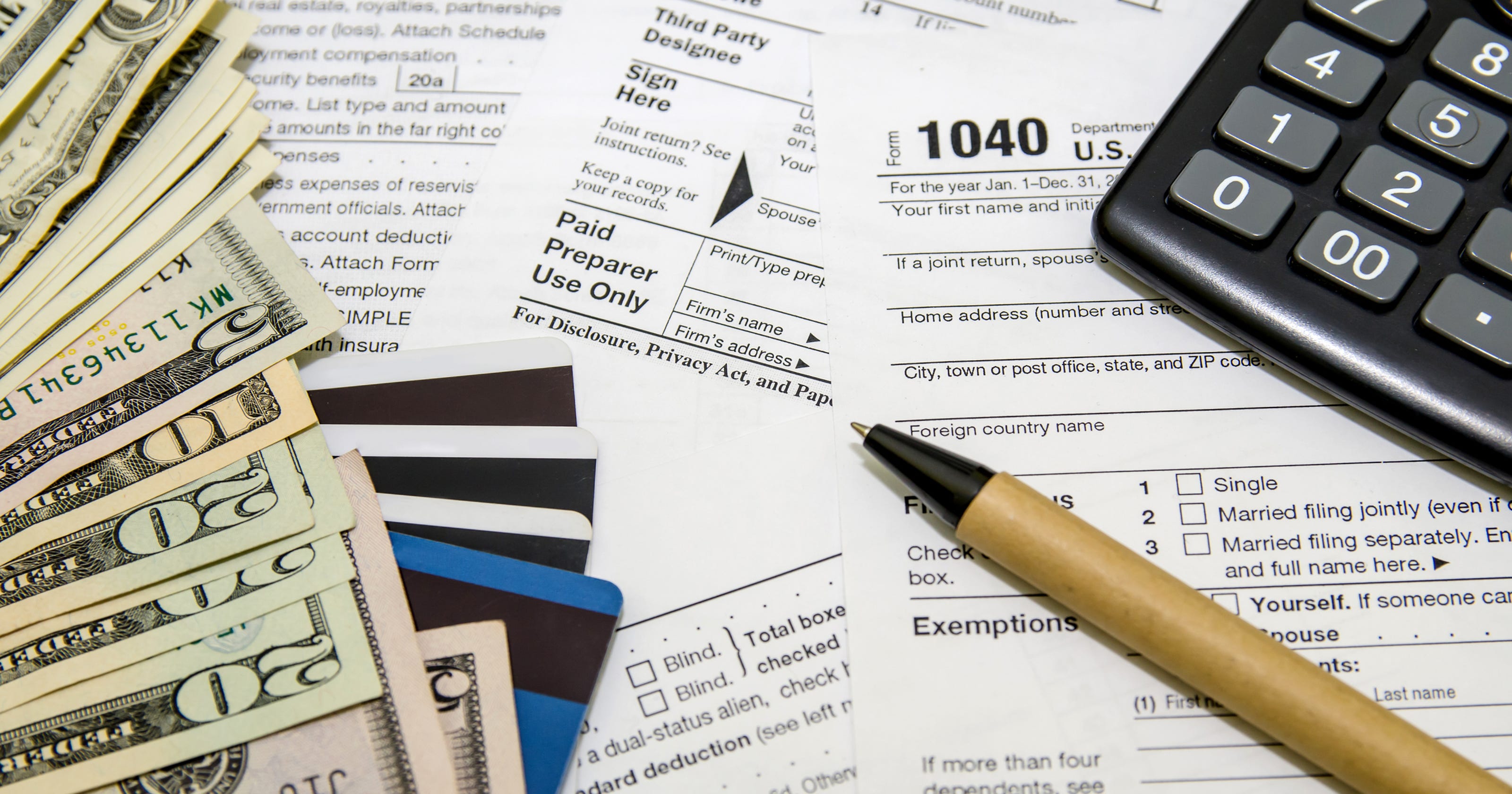 paying-taxes-the-pros-and-cons-of-doing-it-with-a-credit-card