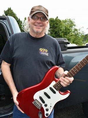Freddy Lovvorn recently donated guitars to MAMA for the kids at the Chisholm Boys & Girls Club to use