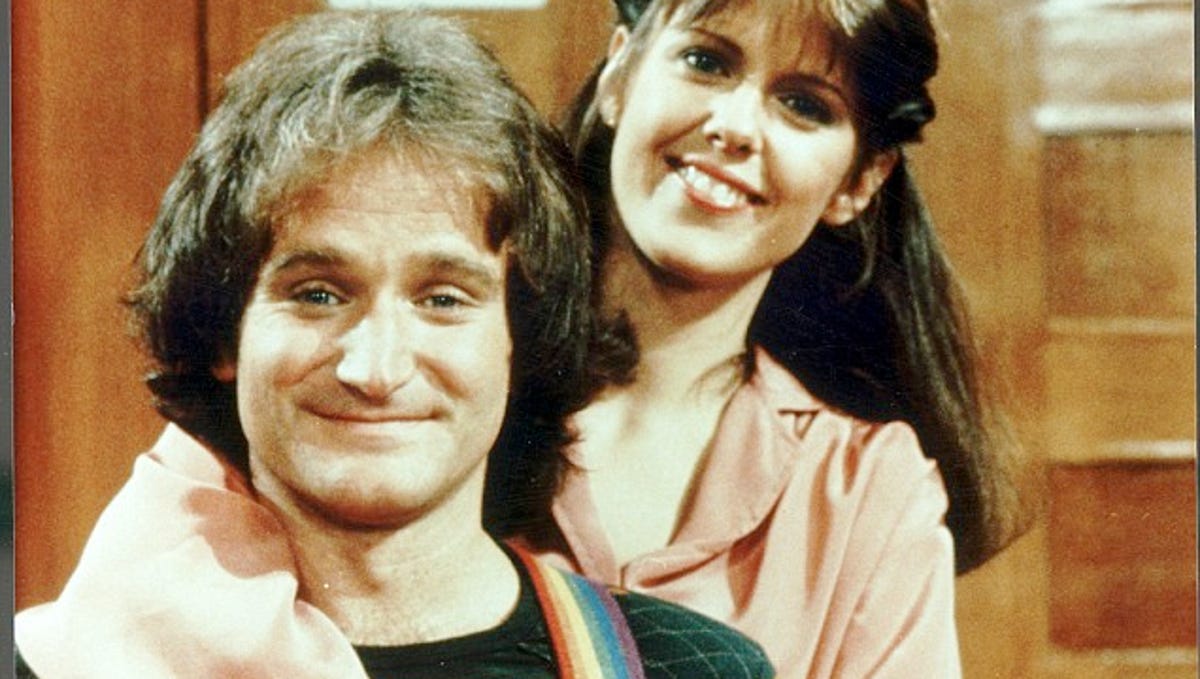 Mork & Mindy  – SE1 – Ep6 – Mork Goes Public