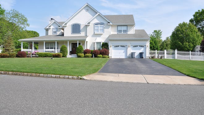 A beautiful and well-maintained yard and unique décor can instantly wow buyers.