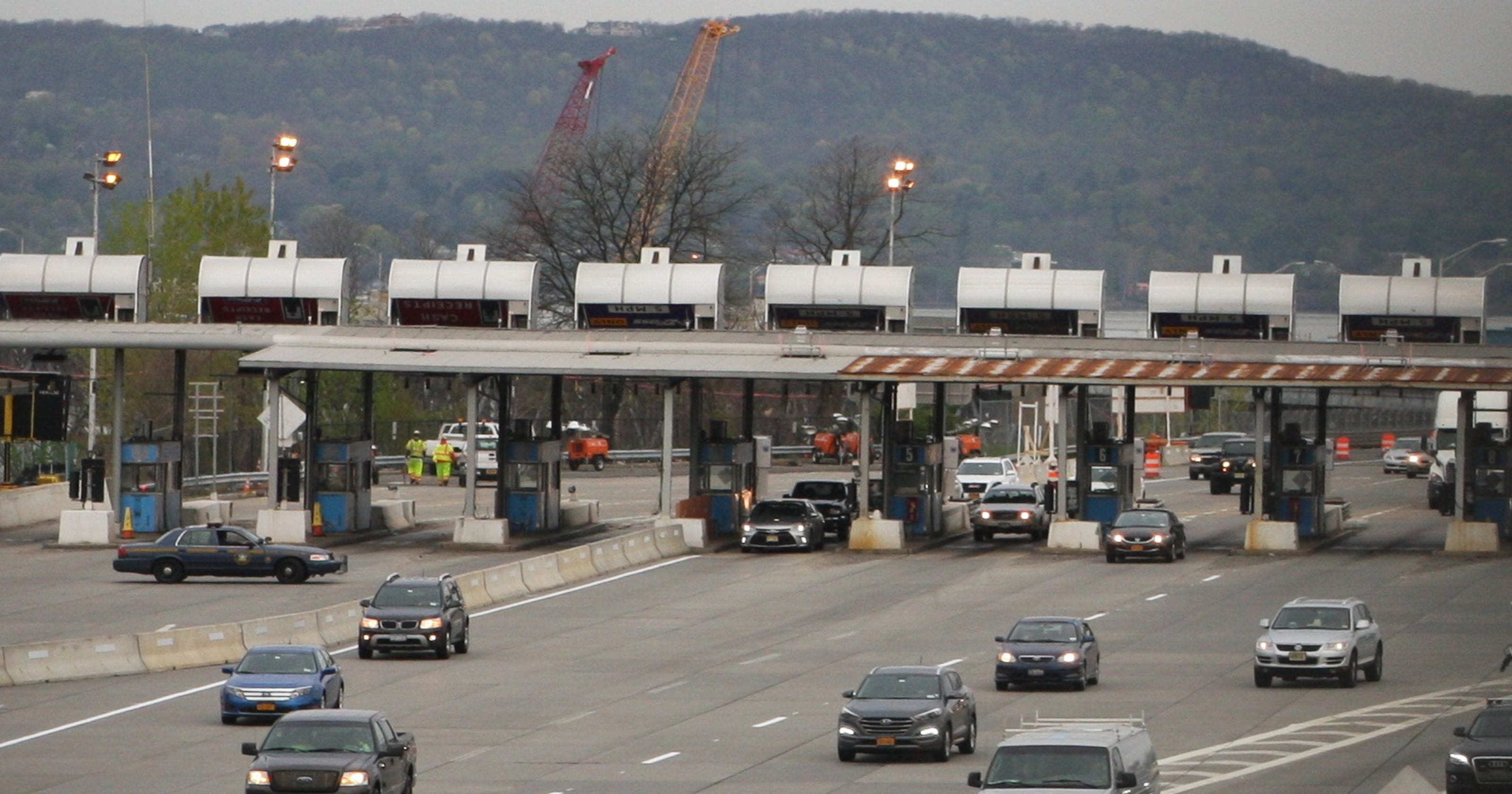Cashless tolling on Thruway causes friction among New York leaders