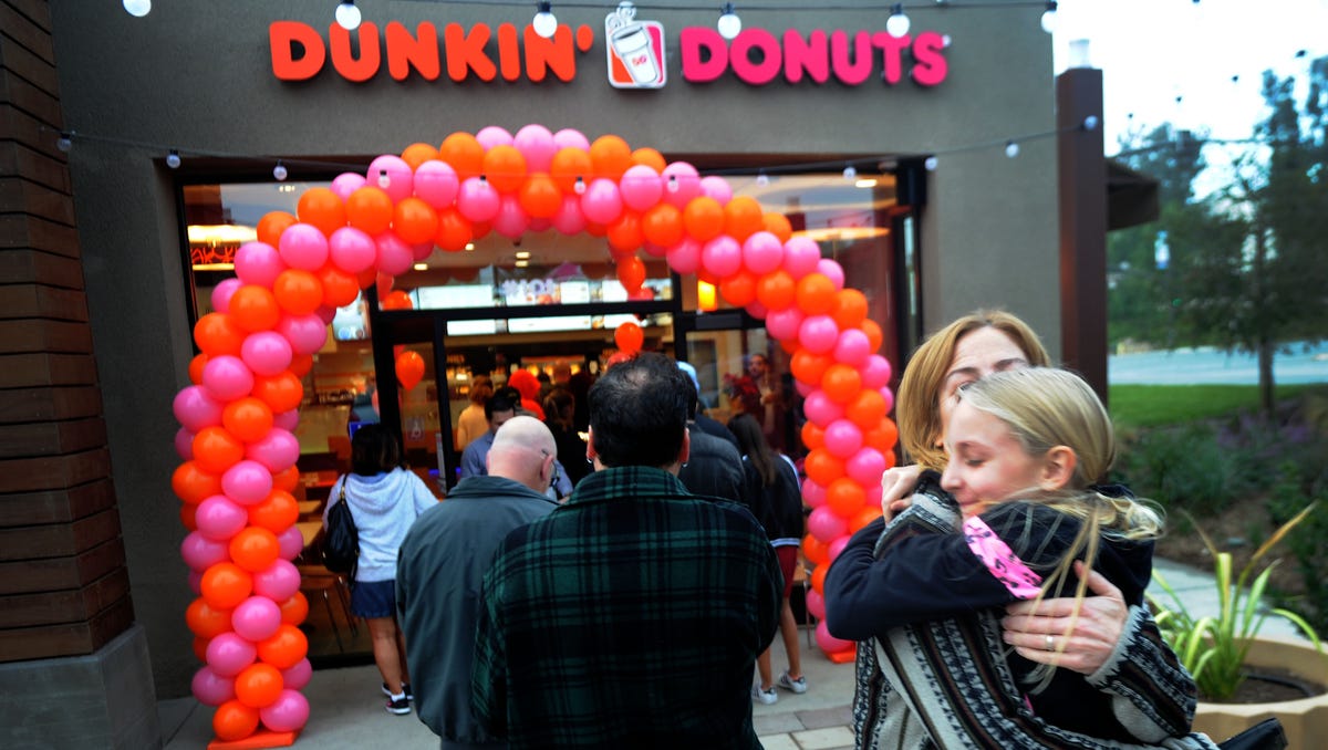 Gallery Dunkin' Donuts opens in Westlake Village