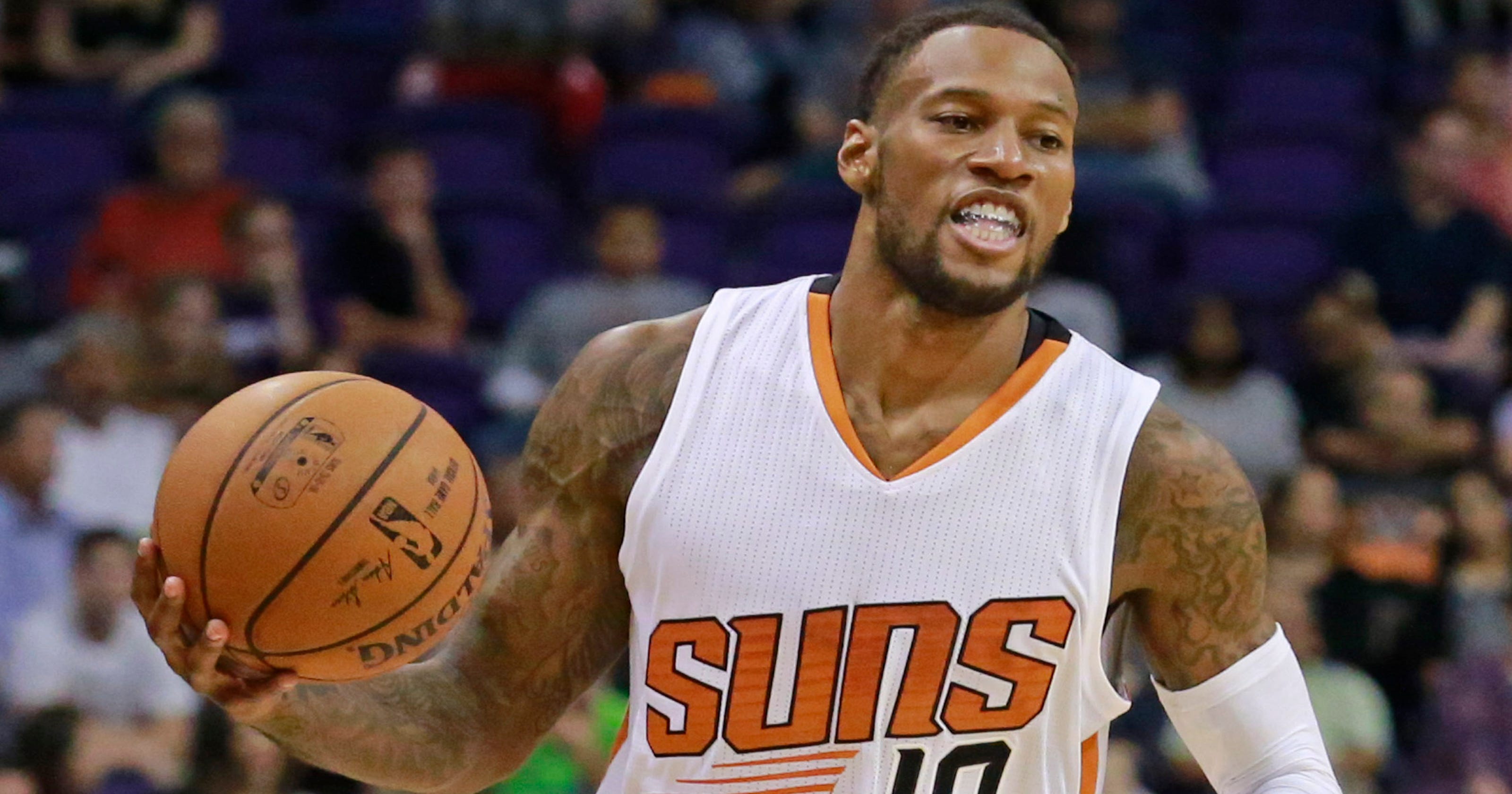 Phoenix Suns' Sonny Weems fast in transition
