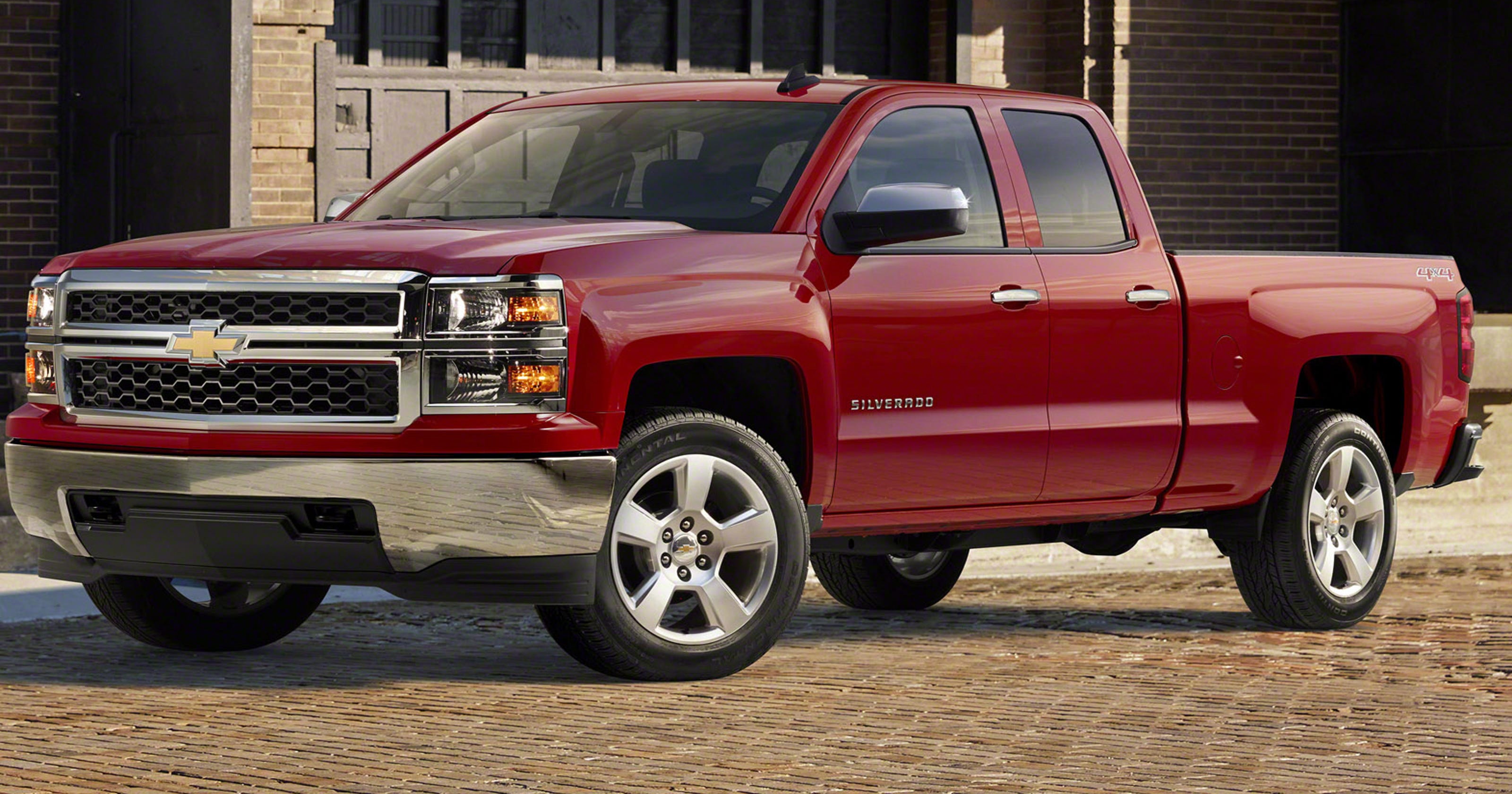 Gm Recalls 1 Million Pickup Trucks Suvs Over Crash Risk
