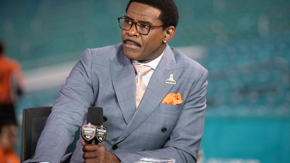 Michael Irvin sues accuser Marriott after Super Bowl week incident – USA TODAY