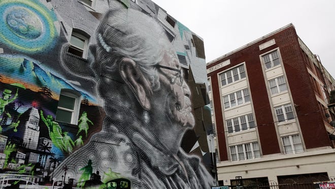 L A Arts District Celebrates Graffiti With 100 Street Art Murals