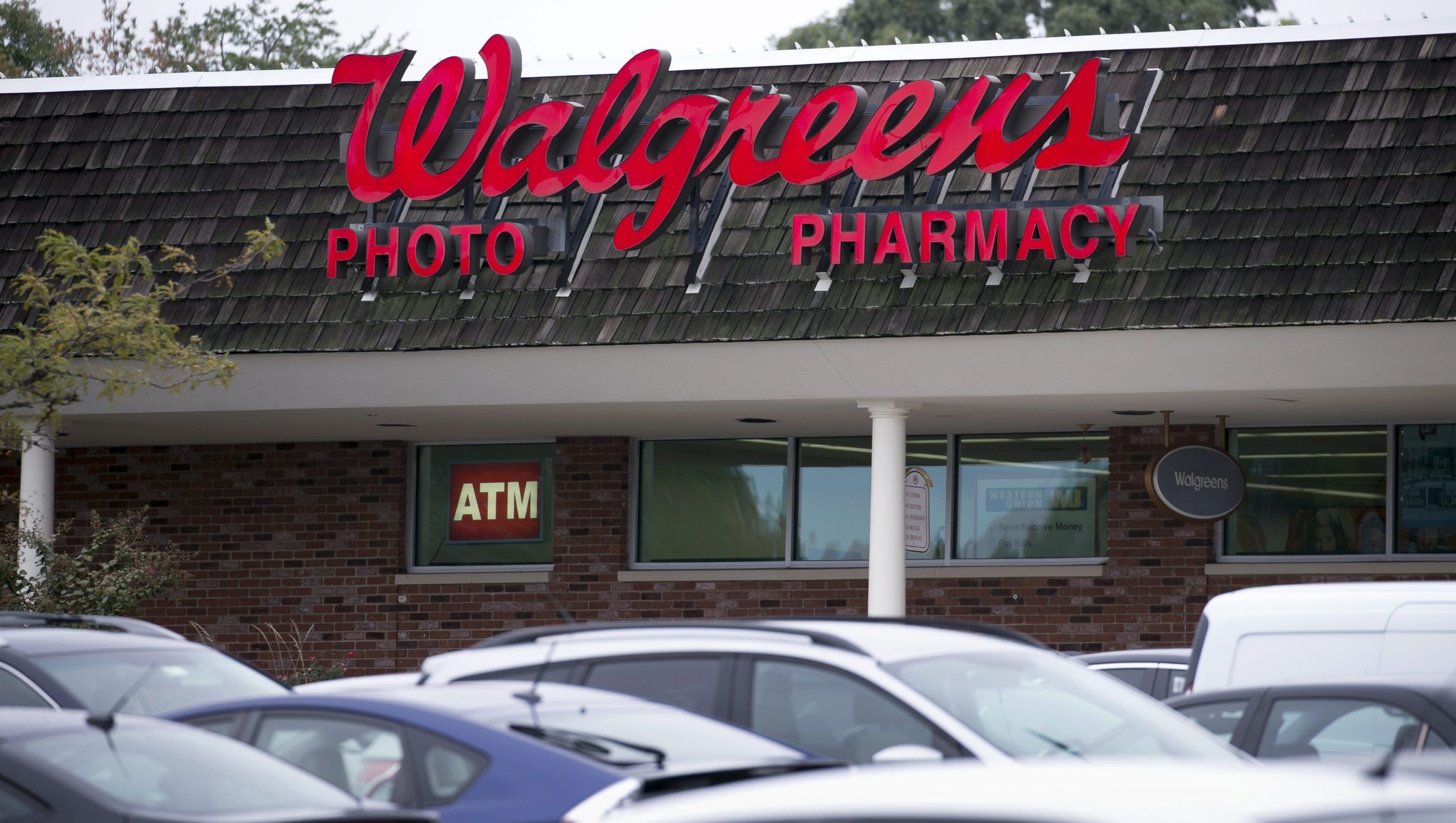 FedEx introduces package dropoff, pickup at Walgreens