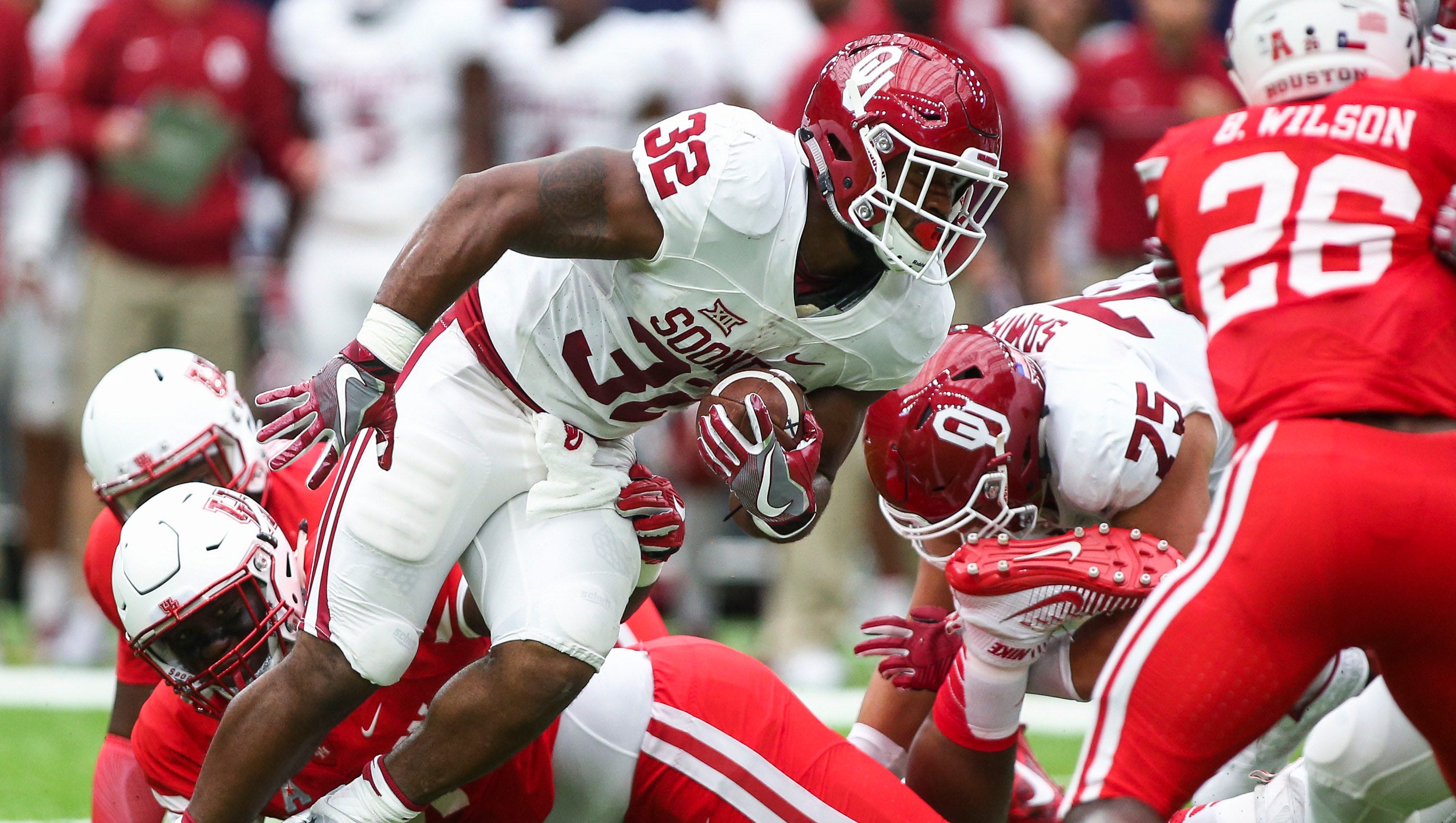 See The Hard Hit That Leveled Oklahoma Star Rb Samaje Perine