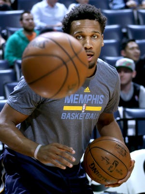 Memphis Grizzlies Wayne Selden warms up prior to the game against the San Antonio Spurs. 
