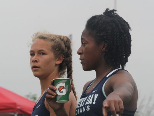 Cincinnati Country Day's Joely Virzi, left, and Ayanna