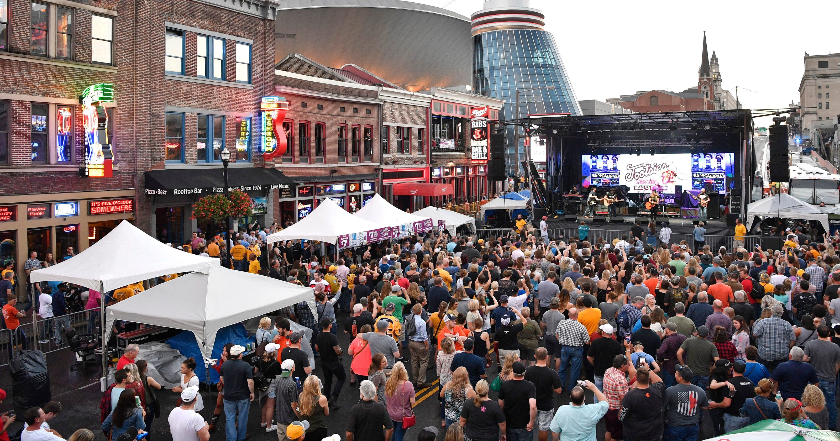 hotels downtown nashville tennessee broadway