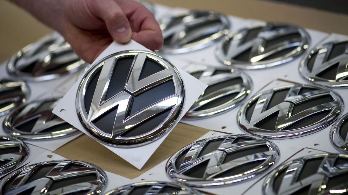 UAW siap membuat sejarah jika pekerja Volkswagen memilih untuk berserikat minggu ini