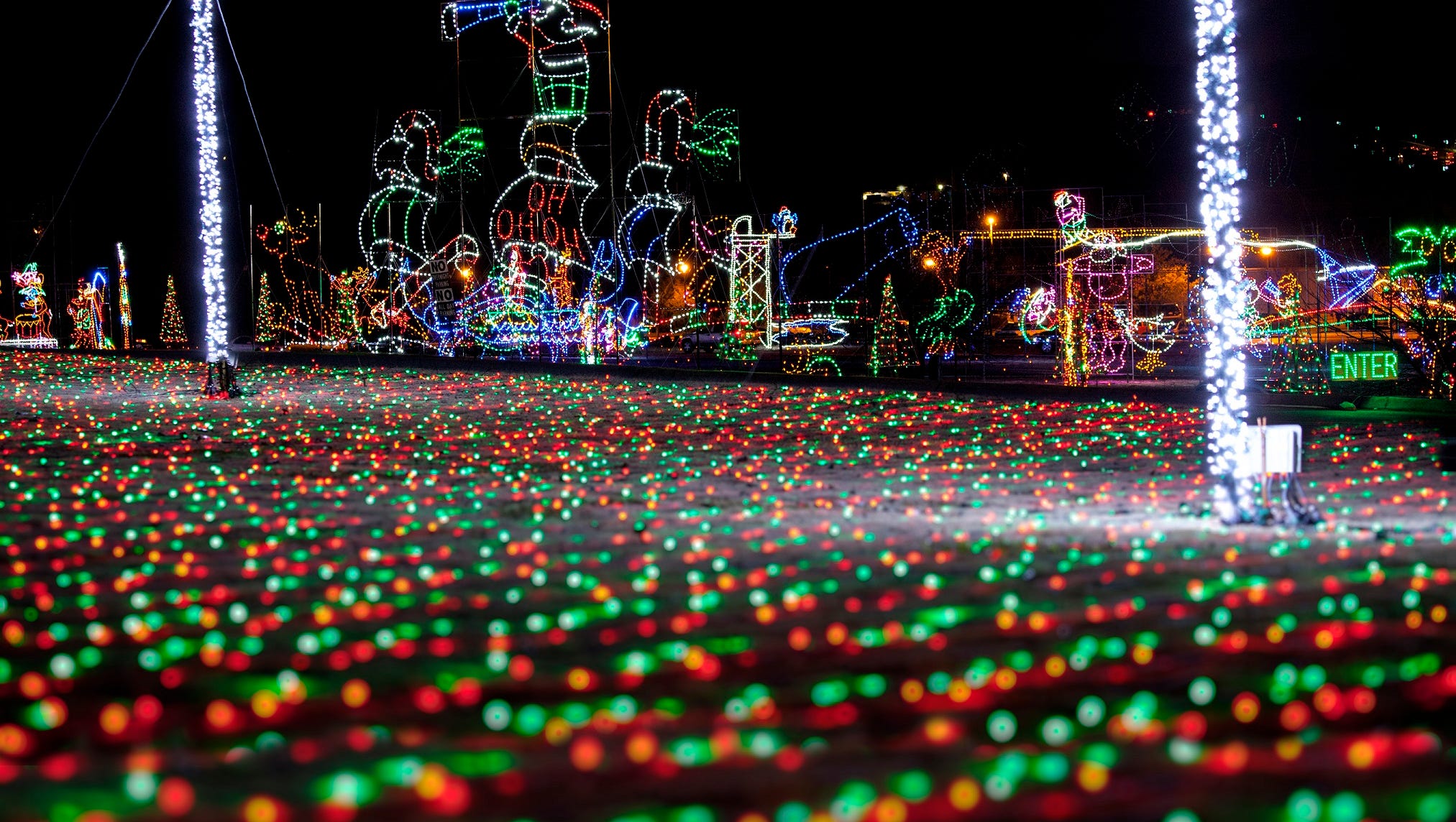 Six places to see Christmas light displays in East Tennessee