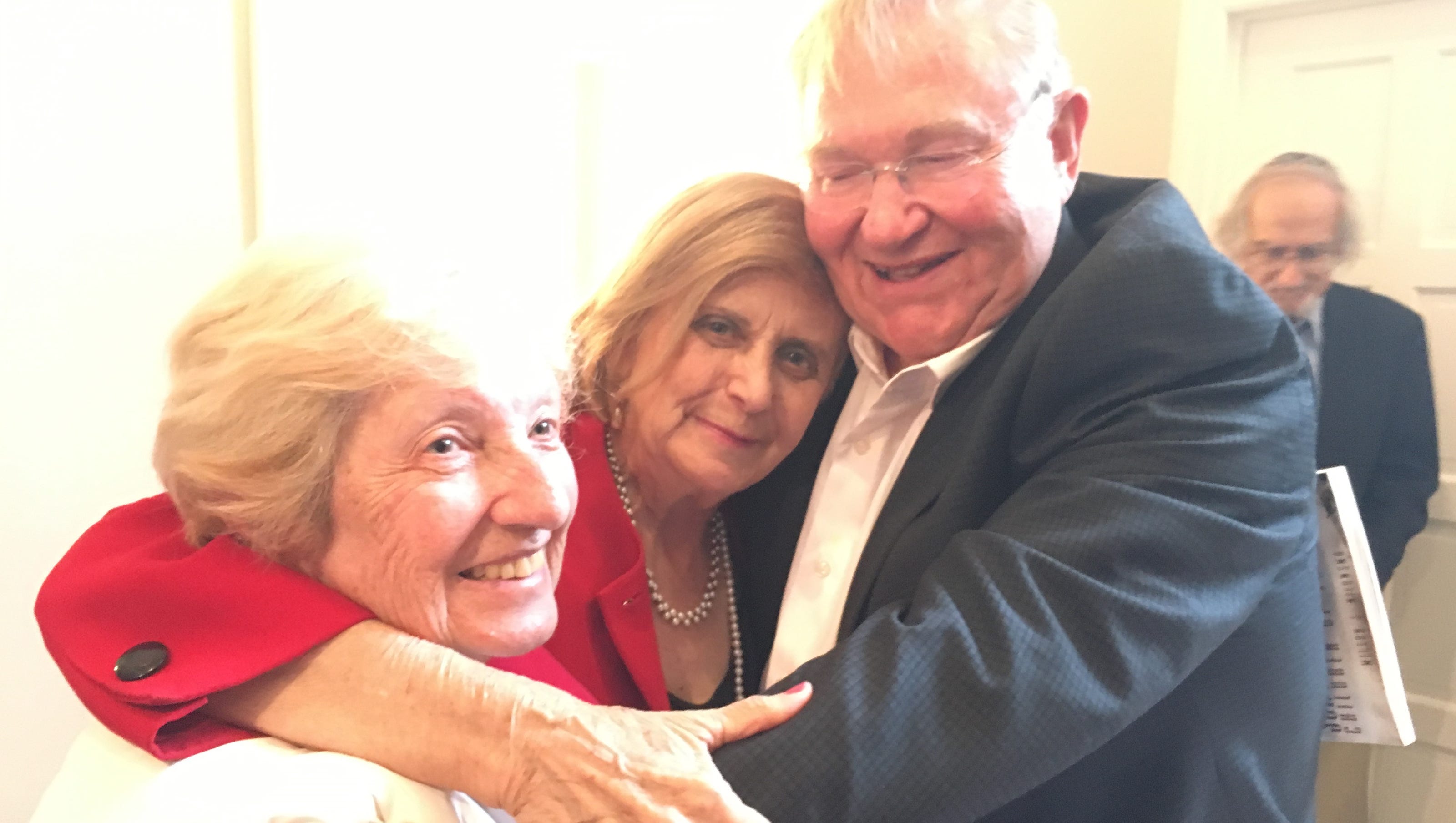 Photo of Holocaust survivors leads to reunion 72 years later