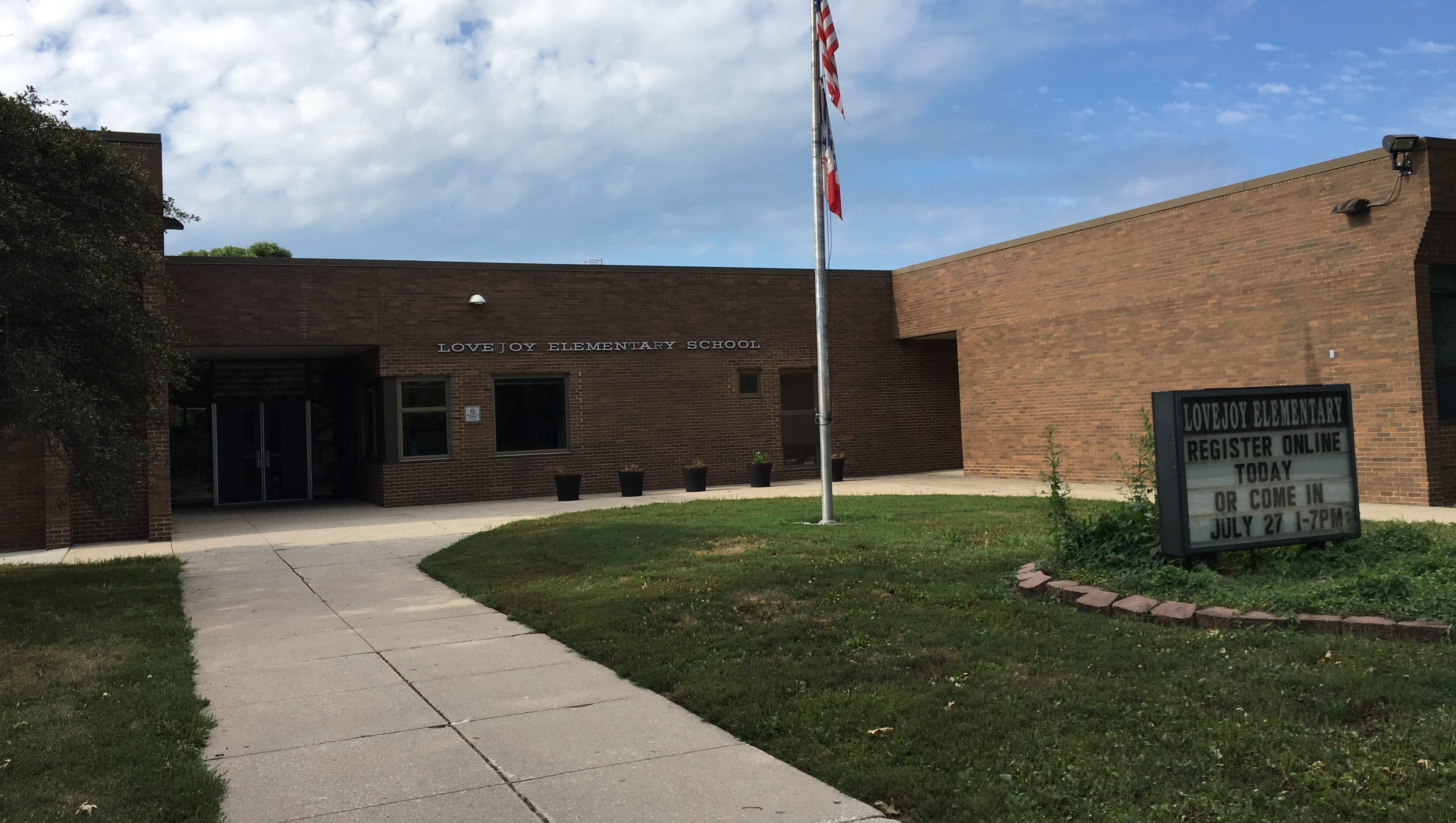 Des Moines elementary school placed on lockdown after shots fired