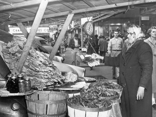 Carrie Simpson sells produce at the Knoxville Market