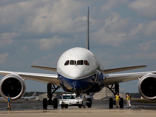 How often are tours of the Boeing plant in Charleston conducted?
