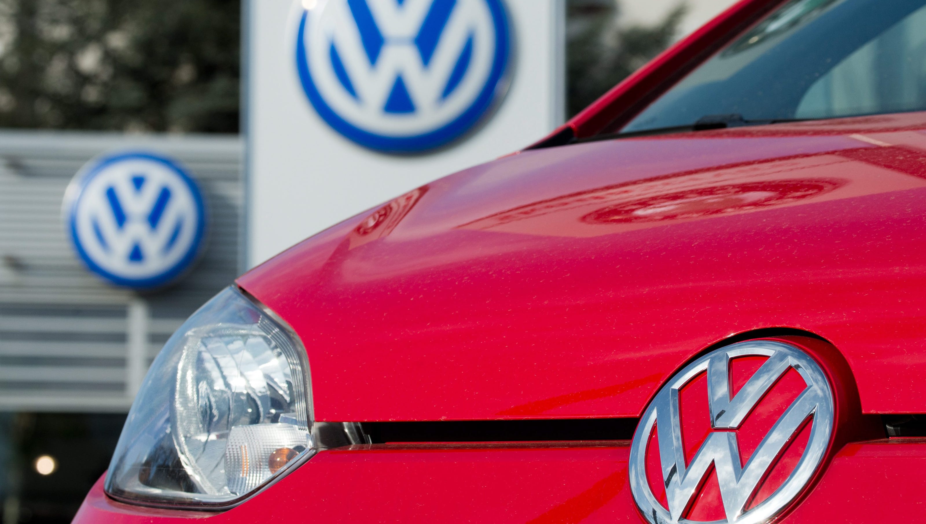 Vw Surpasses Toyota As World S Largest Automaker In First Half Of 15 Vw Surpasses Toyota As World S Largest Automaker In First Half Of 15