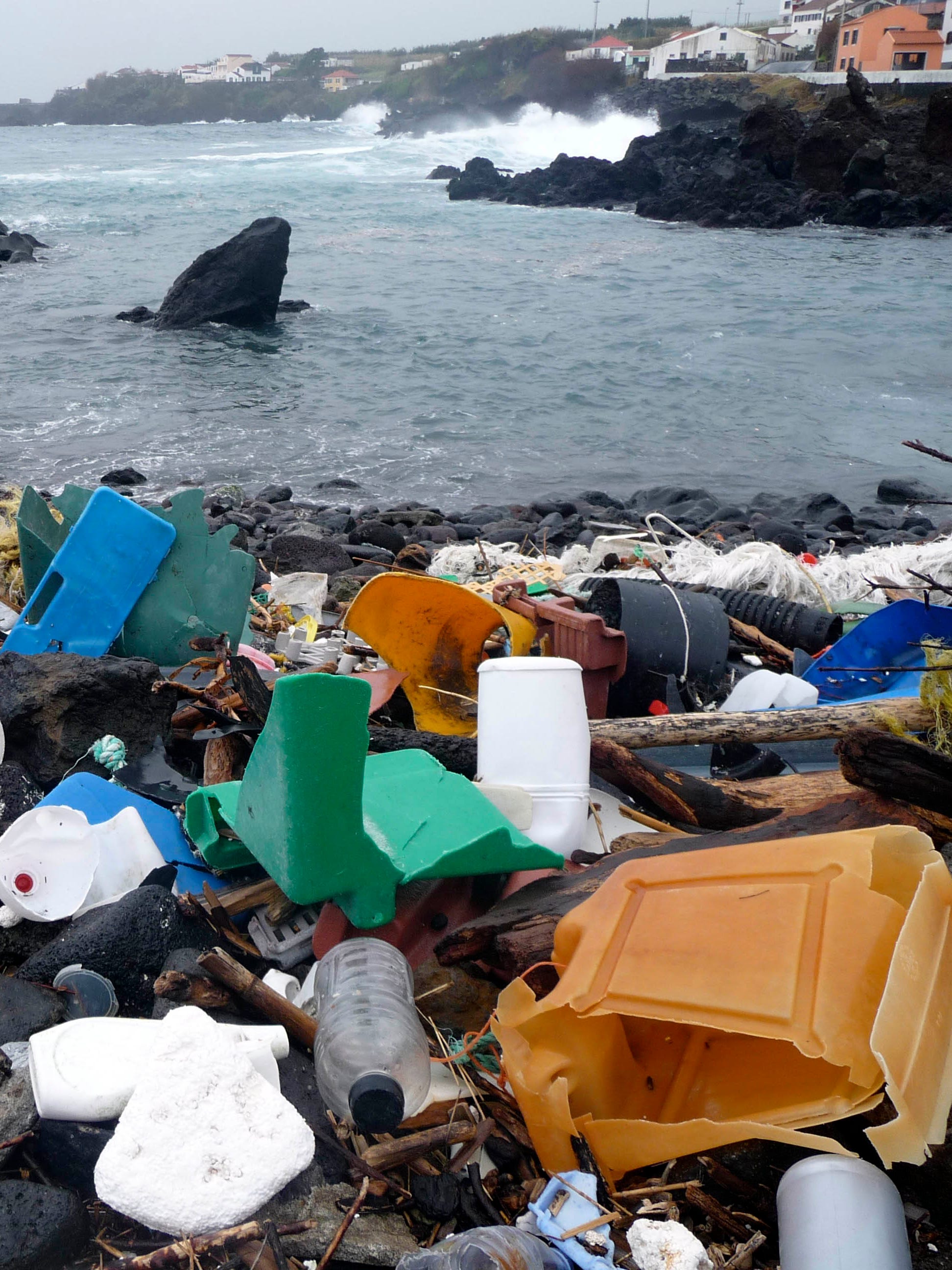 A giant floating trash collector heads for Pacific garbage patch