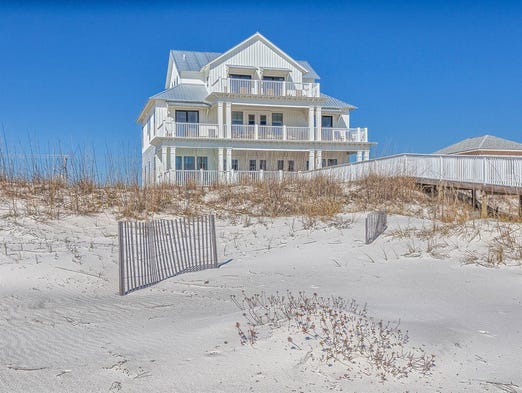 Alabama: This 10-bedroom house in Gulf Shores sleeps