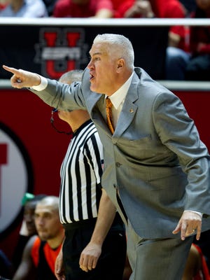 Oregon State men's basketball coach Wayne Tinkle reacts during the second half of Sunday's game at Utah.