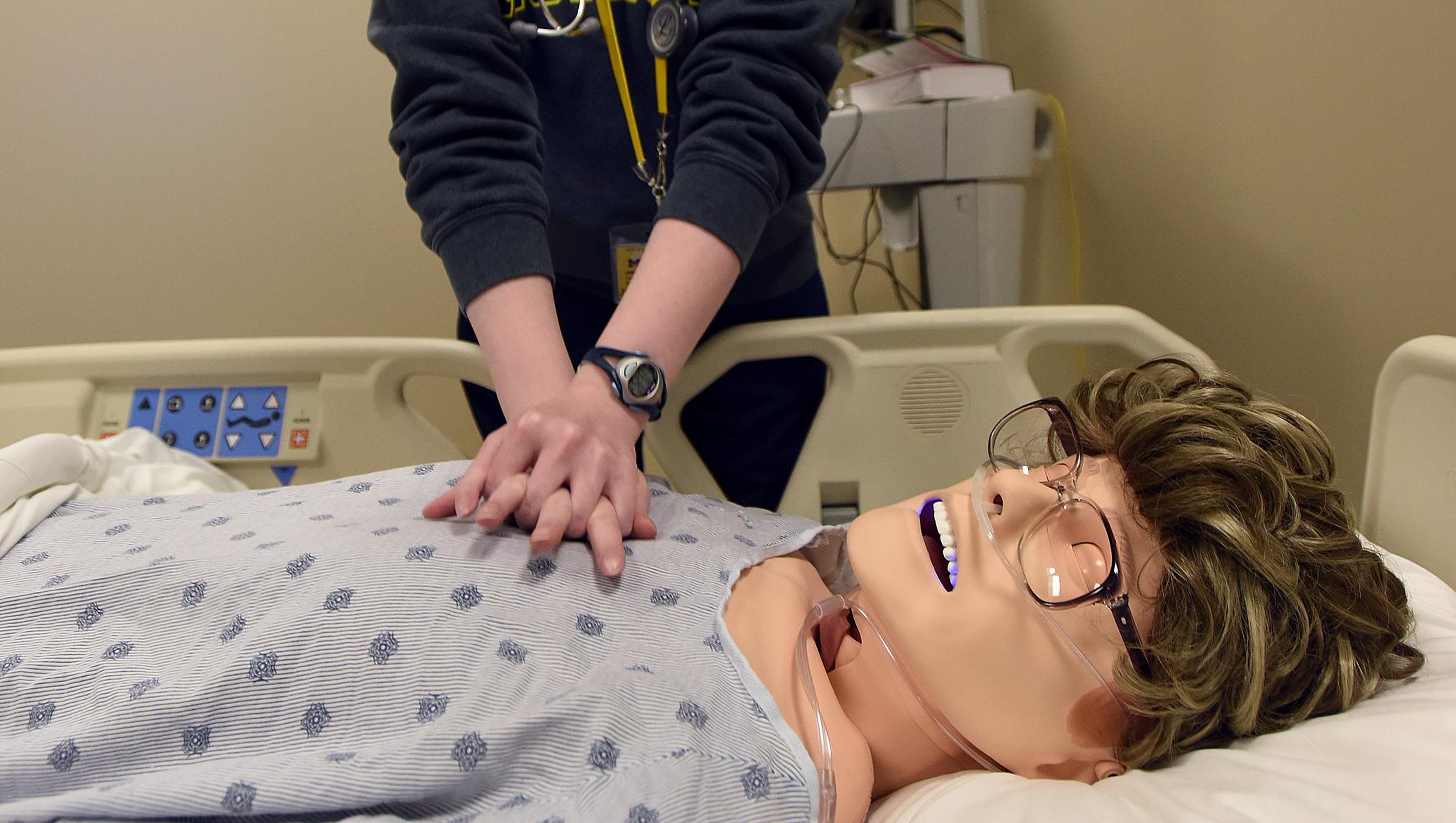 UM nursing students use mannequins to learn crisis care