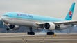 A Korean Air Boeing 777-300 lands at Seattle-Tacoma